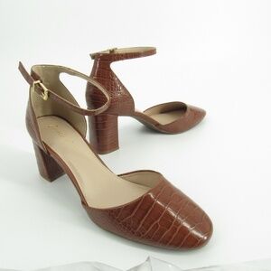 Amelia Grace Brown Crocodile Pattern NWOT Shoes 10M